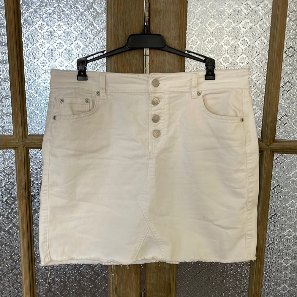 Southern Tide Women’s White Denim Button Fly Skirt - Waist 29